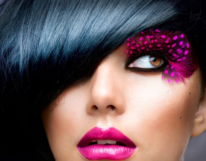 photodune-3019351-fashion-brunette-model-portrait-hairstyle-xl-1030×804-min